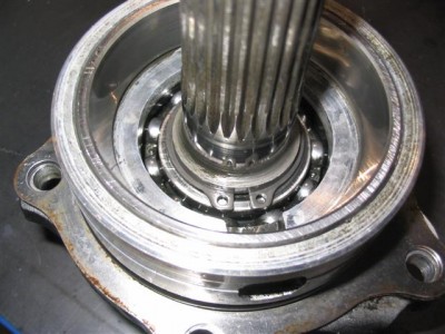 Note how stub shaft has it's own bearing - not like the R160, 180 or 200