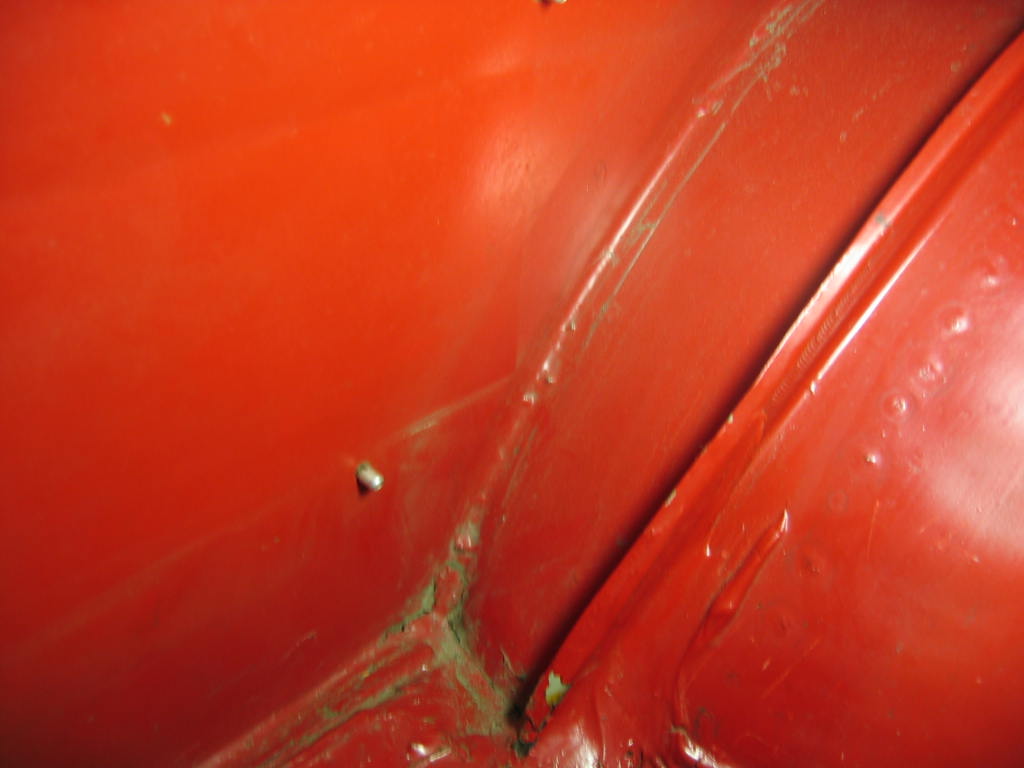you can see the spot welds to the right where the metal joins in.JPG