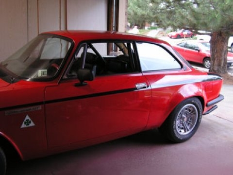 1967_Alfa_Romeo_Giulia_Sprint_GT_Buick_V8_Side_1.jpg